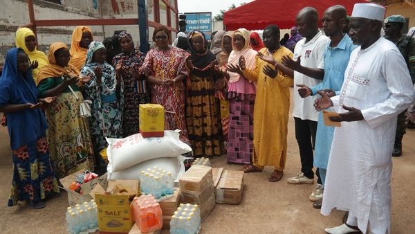 Souhaite une bonne célébration à la communauté musulmane du monde entier et celle de la Centrafrique en particulier