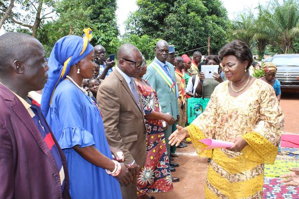 Son Excellence Madame Tina Marguerite TOUADERA Première Dame de Centrafrique a pris part à la 38 ème conférence annuelle de l'Union des Eglises des Frères du district de Mbaïki