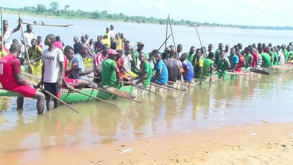 Cérémonie marquant le festival du bateau dragon en présence du chargé d'affaires de l'ambassade de la République populaire de Chine en Centrafrique